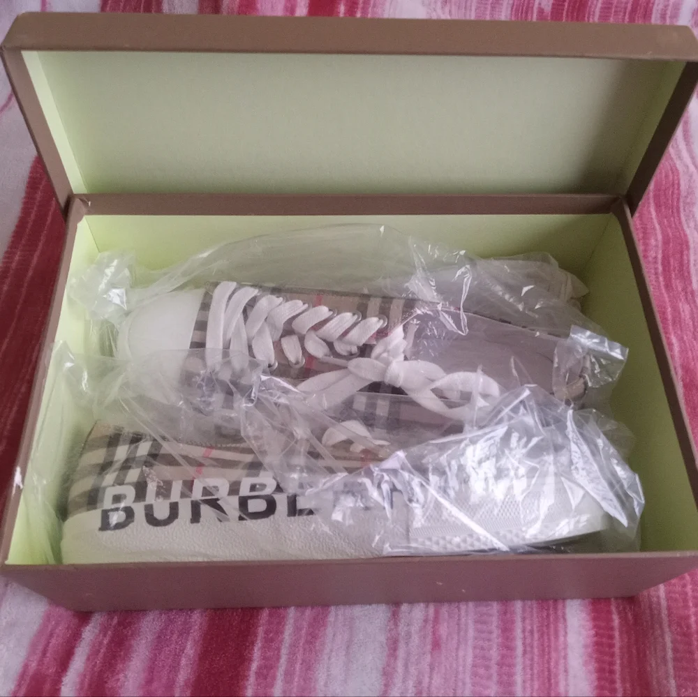 Burberry woman's shoes - Picture 2 of 16